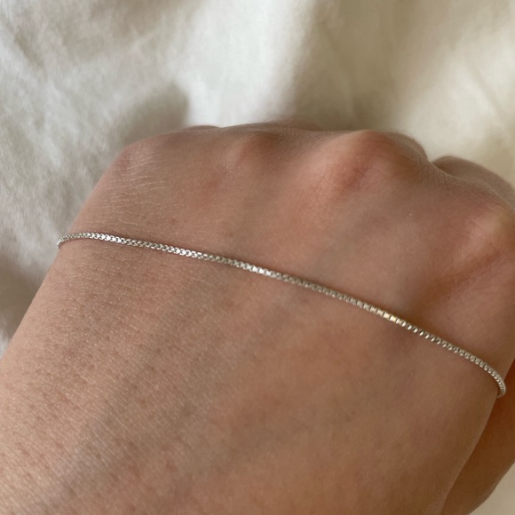 Delicate silver chain - Picture 2 of 2